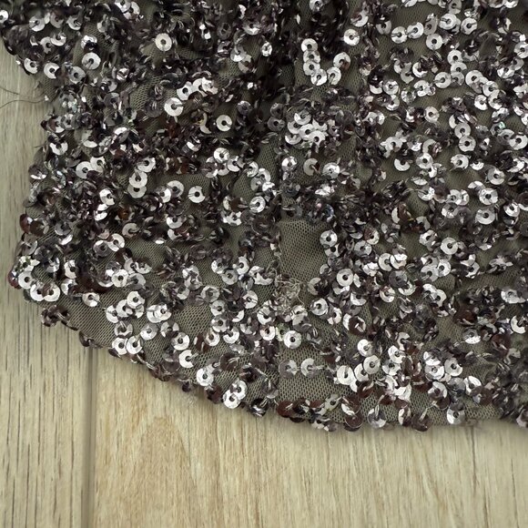 ✨ Betsy & Adam Gunmetal Sequin Gown – Red Carpet Glam ✨ - Picture 10 of 13